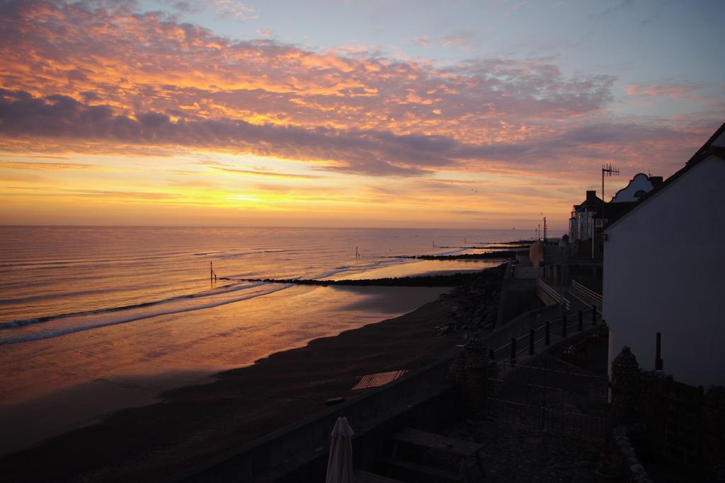 Copper'S Cottage Sheringham Exterior photo