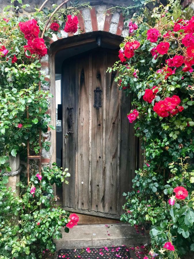 Copper'S Cottage Sheringham Exterior photo