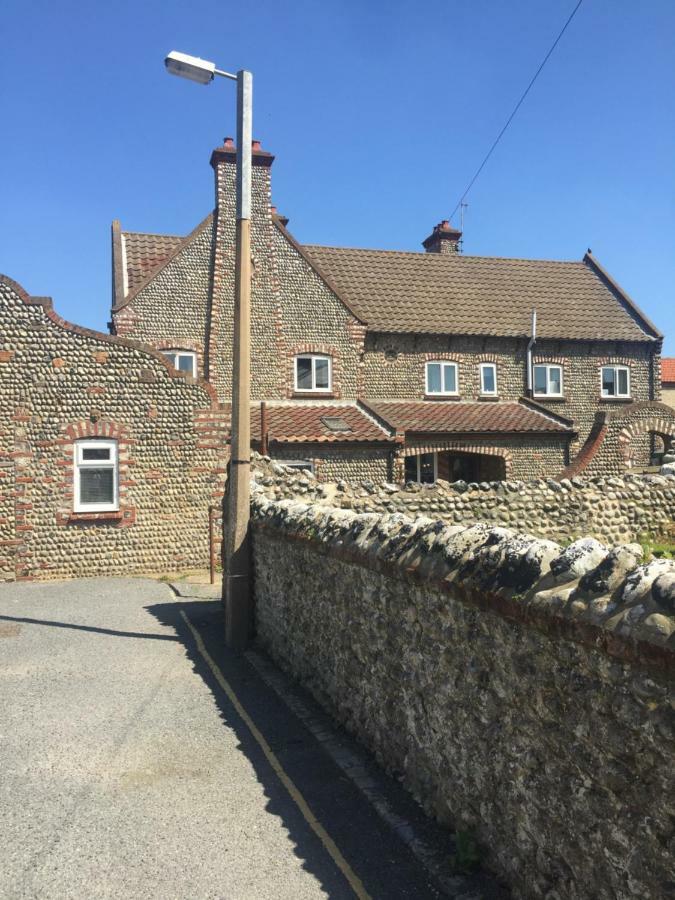 Copper'S Cottage Sheringham Exterior photo